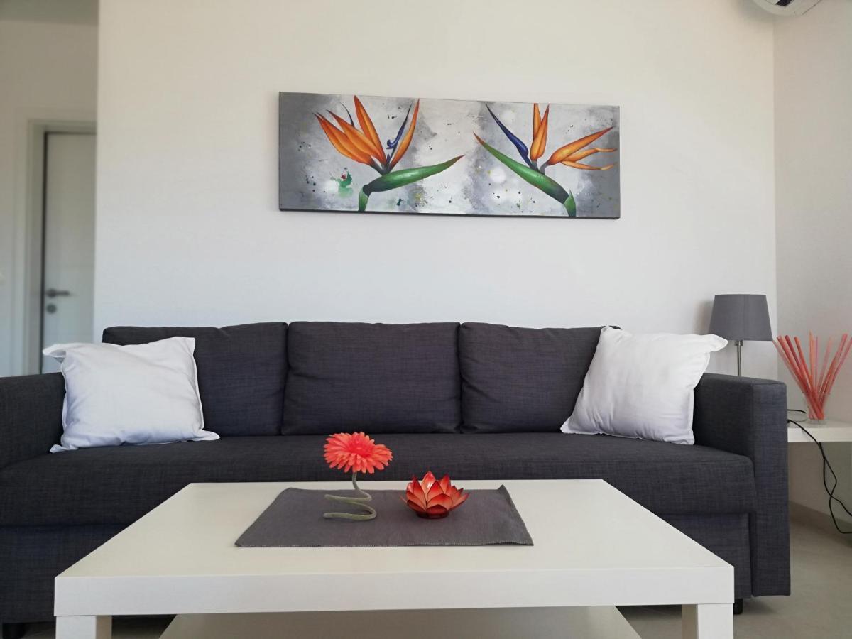 Apartments Oleander Lovrecica-Residence With Pool Bagian luar foto